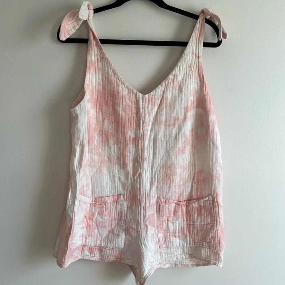 Show Me Your Mumu Cream and Pink Tilda Twisted Tie Dye Gauze Romper - Size S - Picture 2 of 7